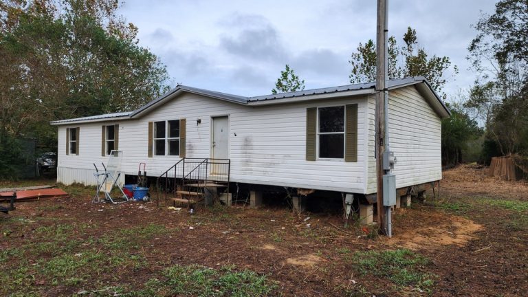 need to cap exterior we buy houses Alabama, sell my house fast Mobile, AL